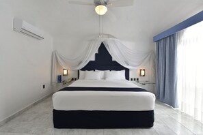 Suite romántica con jacuzzi | 1 dormitorio, minibar, caja fuerte y escritorio