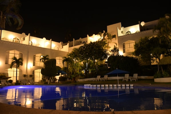 2 outdoor pools, pool umbrellas, pool loungers