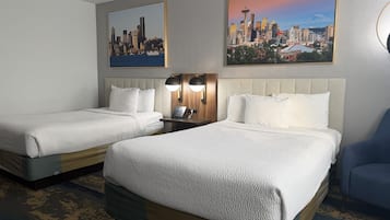 Habitación, 2 camas matrimoniales, para no fumadores | Ropa de cama de alta calidad, camas con pillow-top y escritorio