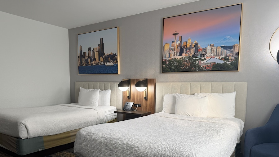 La Quinta Inn & Suites by Wyndham Seattle Sea-Tac Airport