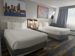 Habitación, 2 camas matrimoniales, para no fumadores | Ropa de cama de alta calidad, camas con pillow-top y escritorio 