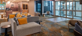 La Quinta Inn & Suites by Wyndham Seattle Sea-Tac Airport