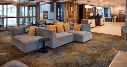La Quinta Inn & Suites by Wyndham Seattle Sea-Tac Airport