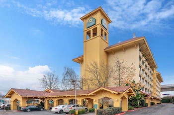 La Quinta Inn & Suites by Wyndham Seattle Sea-Tac Airport