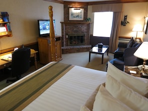 Standard Room, 1 King Bed, Fireplace
