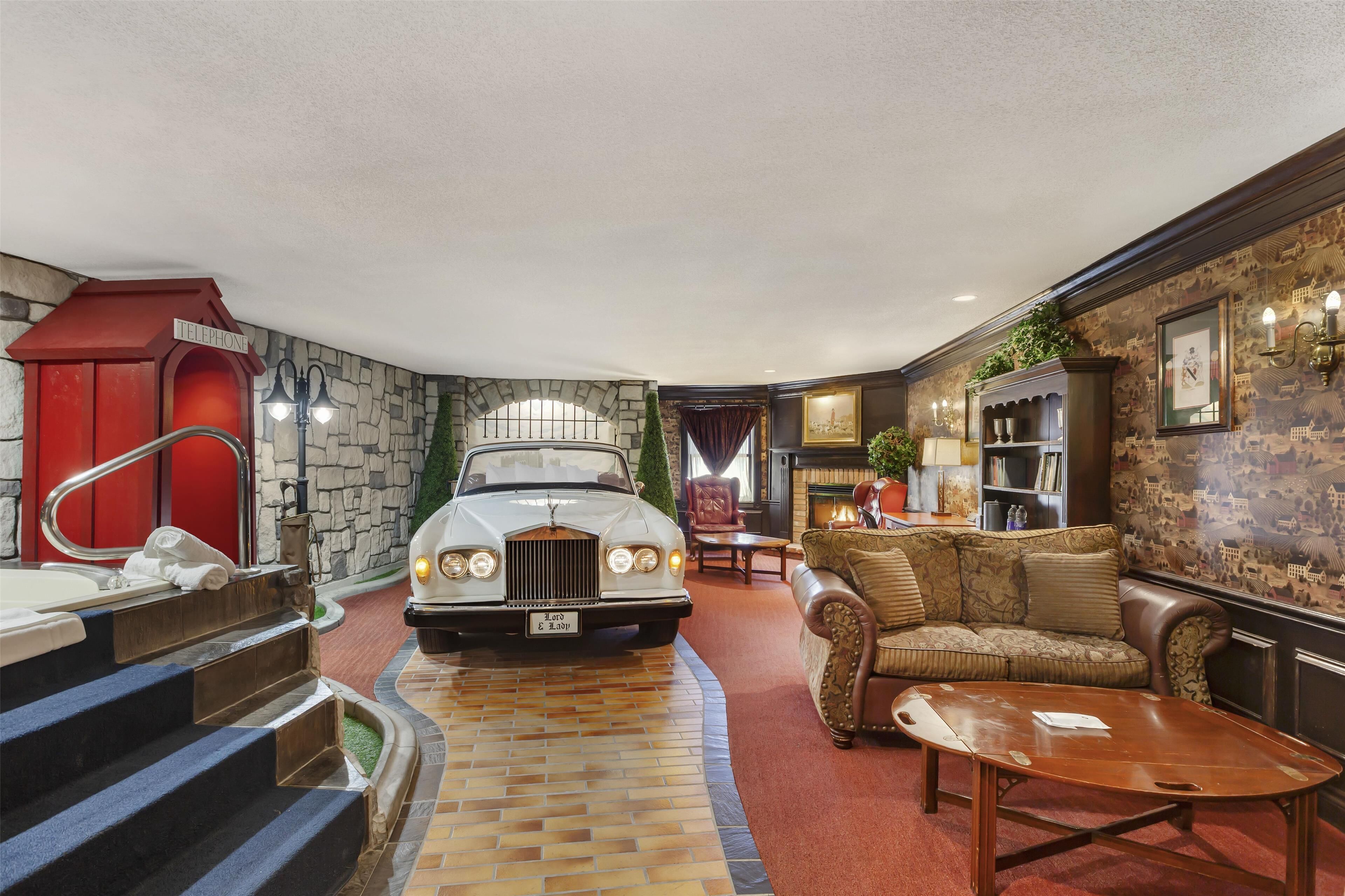 lord n lady suite, 1 queen bed, non smoking, jetted tub | 1 bedroom, premium bedding, pillow-top beds, in-room safe