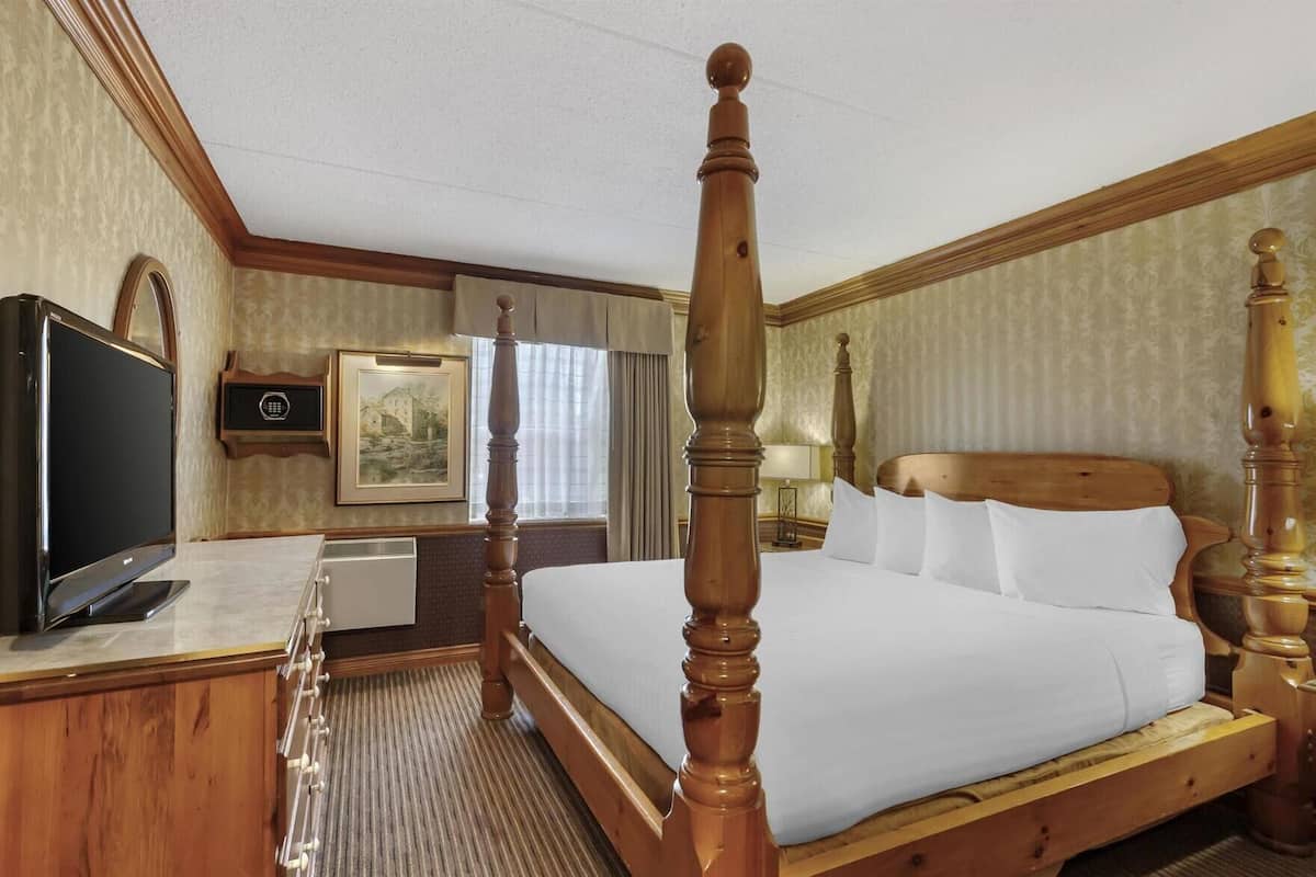 Premium bedding, pillow-top beds, in-room safe, desk