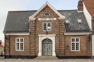 标准双人房, 副楼 | 防过敏的被褥、特色装修、特色家居、办公桌