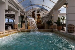 Pool waterfall