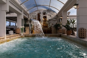 Poolwasserfall