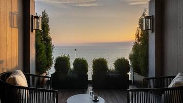 Premium bedding, in-room safe, desk, soundproofing