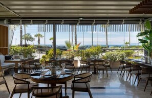 Restaurant - Coral Hotel Athens (Palaio Faliro)