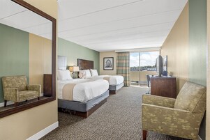 Ropa de cama de alta calidad, colchones con pillow-top y escritorio 