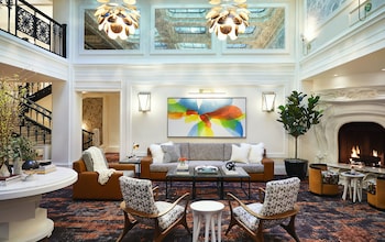 Hotel entrance and lobby at Galleria Park Hotel