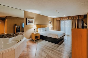 Suite, 1 King Bed, Non Smoking, Balcony | Premium bedding, desk, laptop workspace, blackout curtains