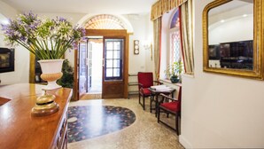 Lobby - Hotel Due Torri (Rome)