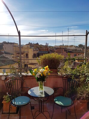 View from property - Hotel Due Torri (Rome)