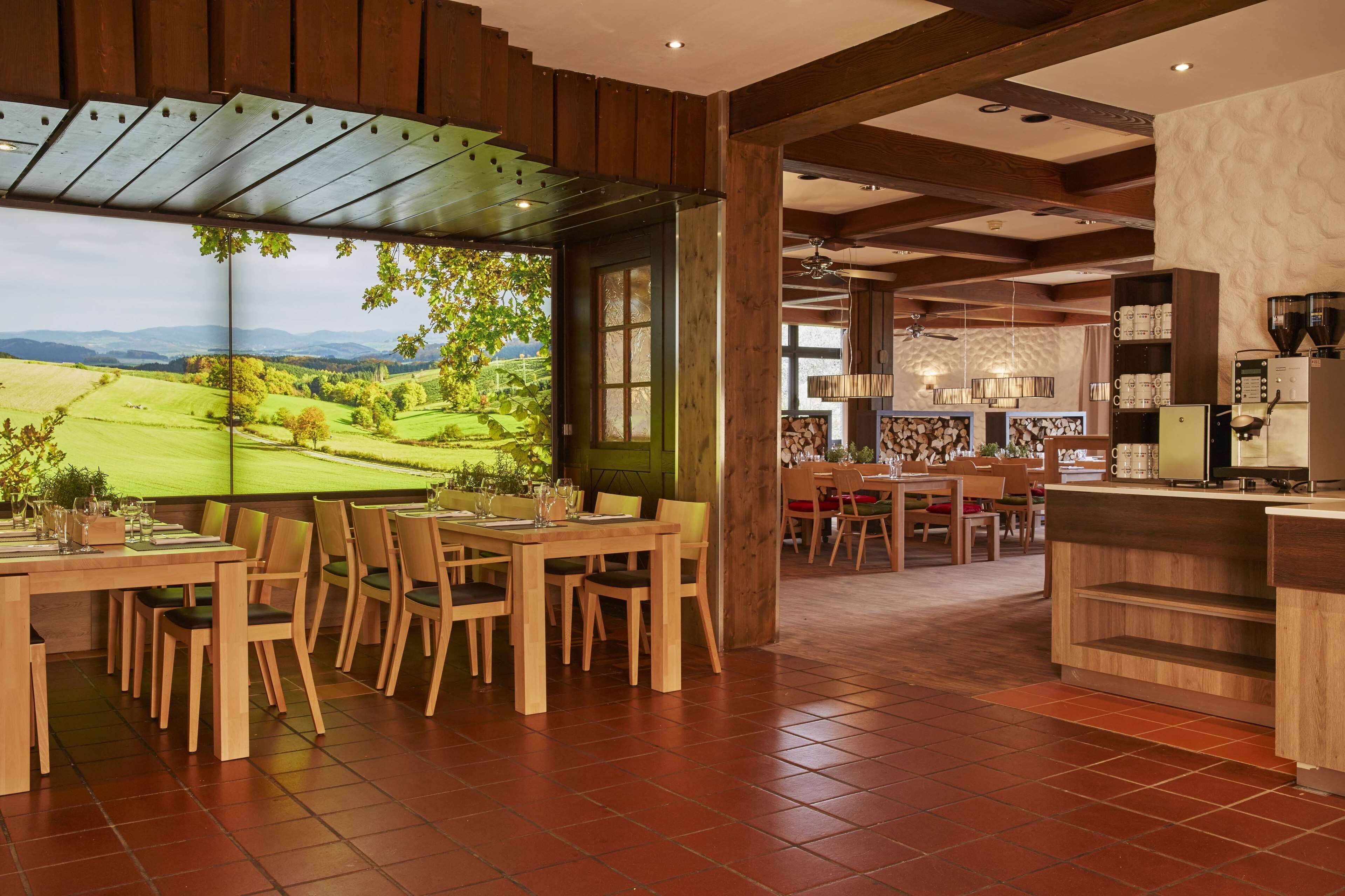 breakfast, lunch, dinner served; international cuisine