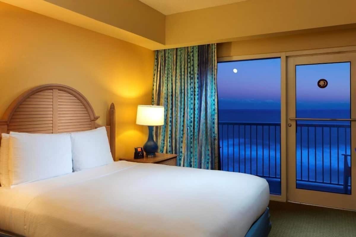 1 bedroom, premium bedding, down duvets, in-room safe