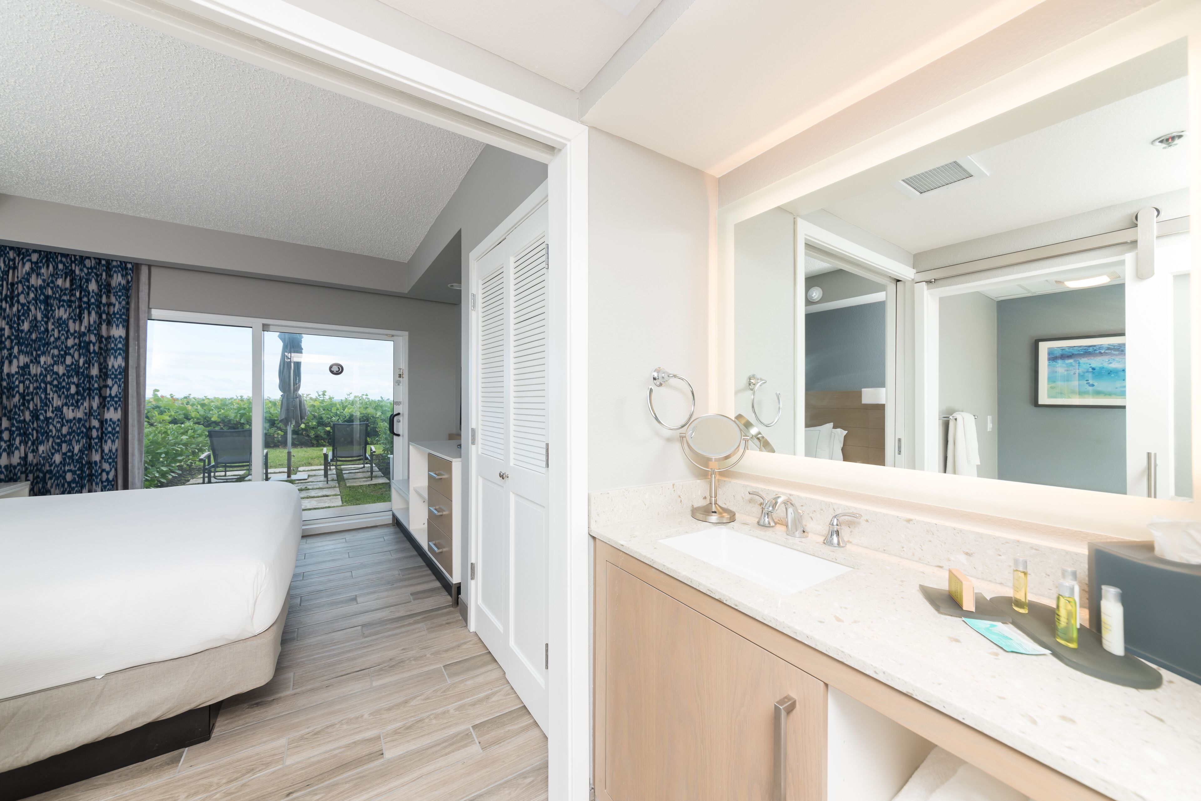 suite, 1 king bed, patio (ground floor) | 1 bedroom, premium bedding, down duvets, in-room safe