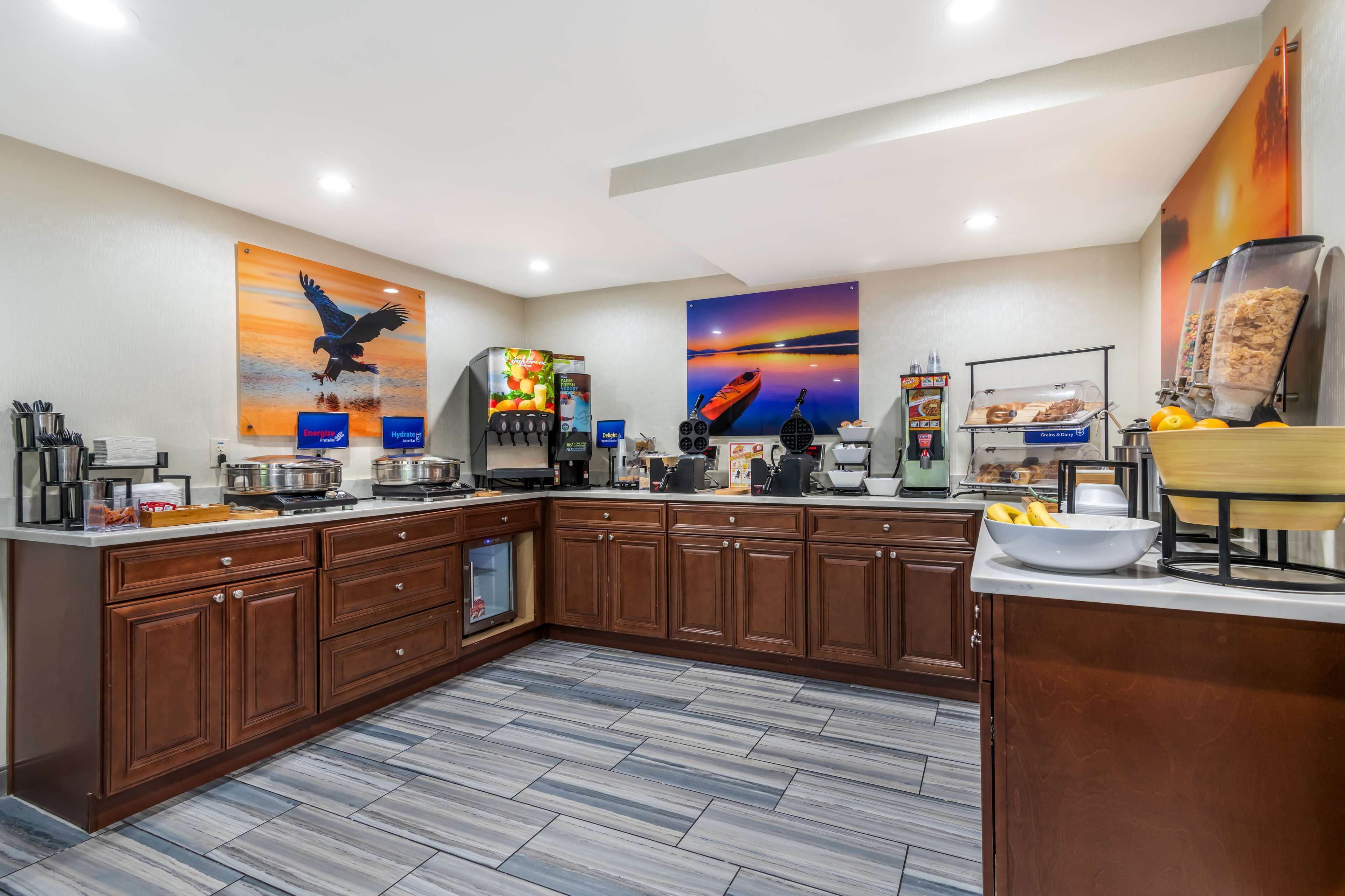 free daily continental breakfast