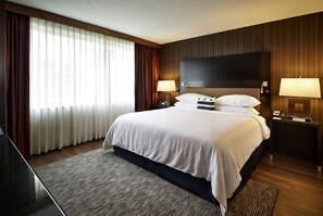 1 多间卧室、高档床上用品、加厚床垫、客房内保险箱