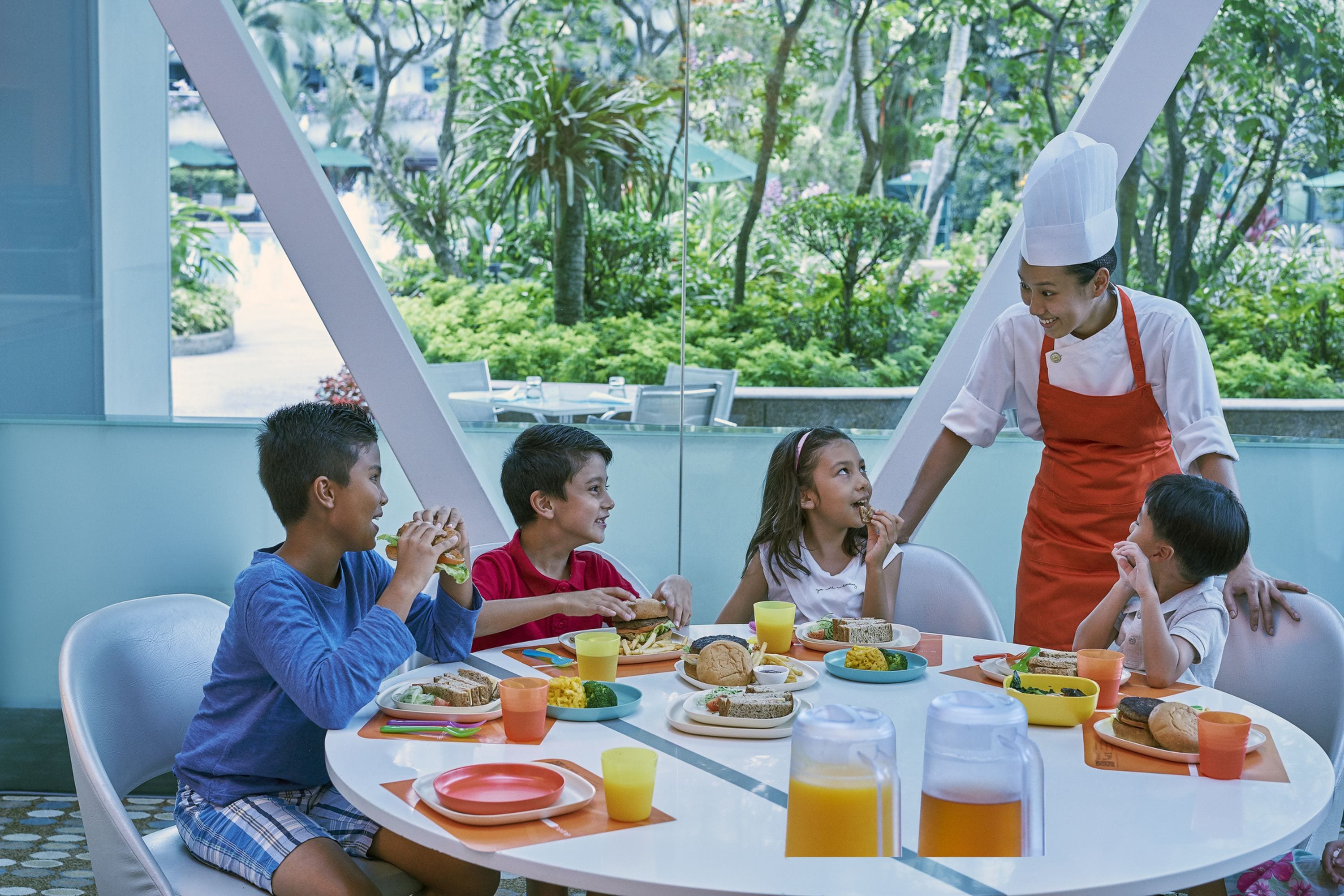 Dagelijks uitgebreid ontbijt (SGD 43 per persoon)