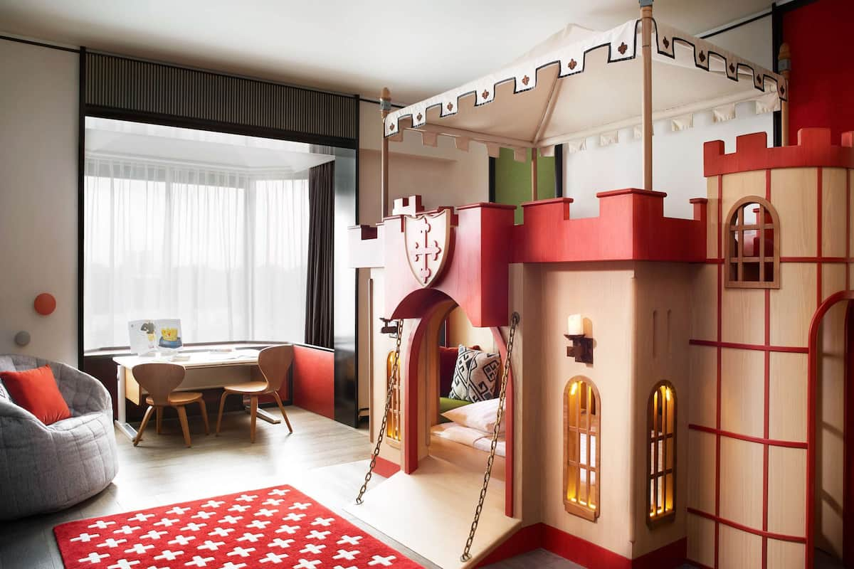 Family Suite (Themed) | Minibar, in-room safe, individually decorated, individually furnished