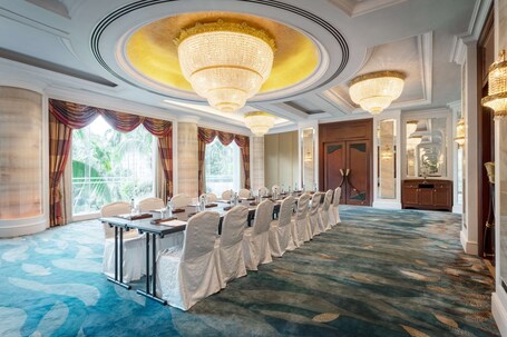 Shangri La Singapore - Image 36