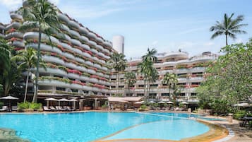 2 piscinas al aire libre