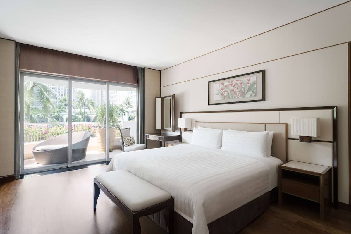 Garden Wing, Premier Suite, Balcony | Premium bedding, minibar, in-room safe, individually decorated