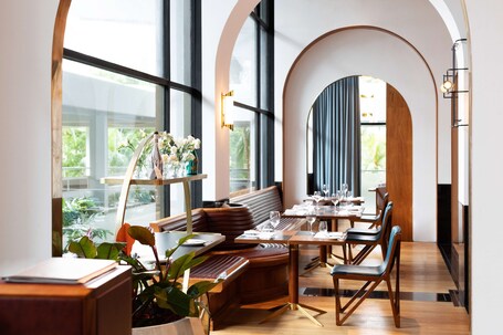 Shangri La Singapore - Image 6