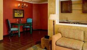 Top Floor One Bedroom Suite | Sábanas de algodón egipcio y ropa de cama de alta calidad