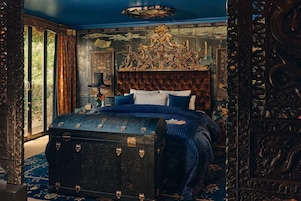 Grand Belle Bleue | Egyptian cotton sheets, premium bedding, memory-foam beds, minibar