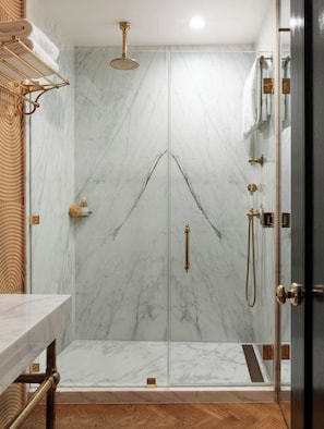 Belle de Jour | Bathroom | Shower, rainfall showerhead, designer toiletries, hair dryer - Petit Ermitage (West Hollywood)