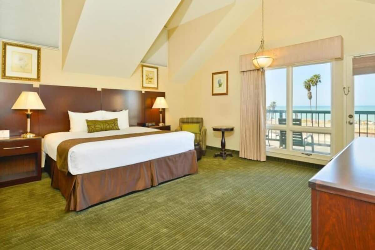 Luxe beddengoed, pillowtop-bedden, een kluis op de kamer
