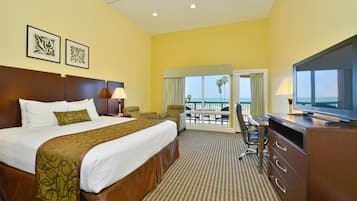 Bộ đồ giường cao cấp, nệm có lớp đệm bông, két bảo mật tại phòng