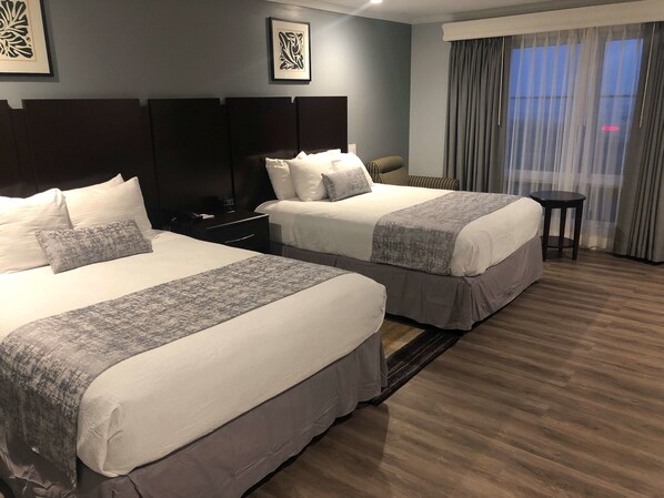 Standaard kamer, 2 queensize bedden, balkon, uitzicht op oceaan | Luxe beddengoed, pillowtop-bedden, een kluis op de kamer