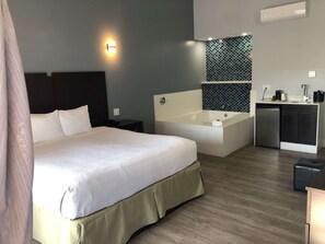 Chambre Standard, 1 très grand lit, non-fumeurs, baignoire à jets | Literie de qualité supérieure, surmatelas