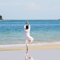 Private beach, sun-loungers, beach umbrellas, beach towels