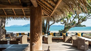 4 restaurants, breakfast, lunch served; local and international cuisine
