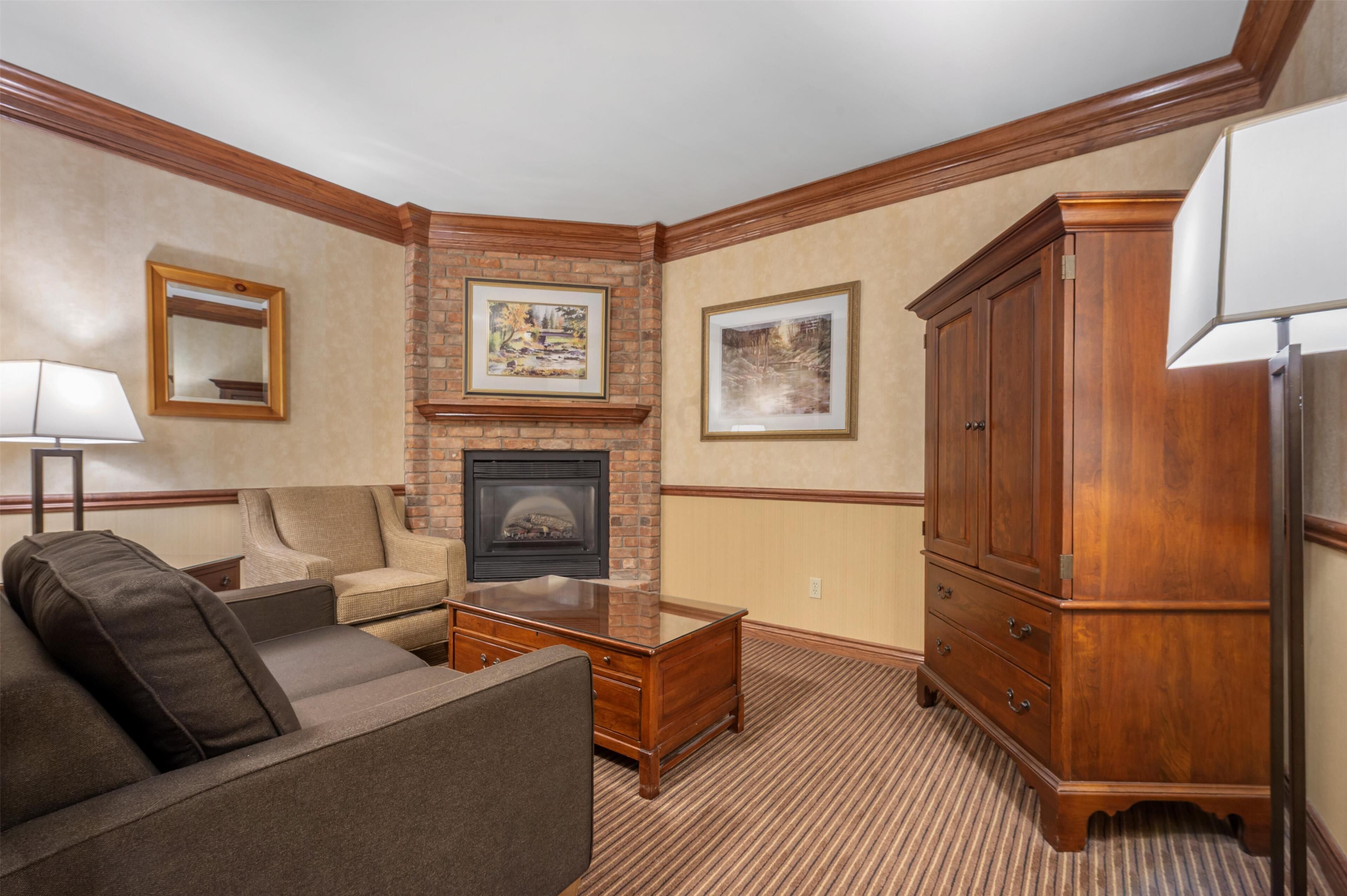 suite, 1 king bed, non smoking, jetted tub | premium bedding, desk, laptop workspace, blackout curtains