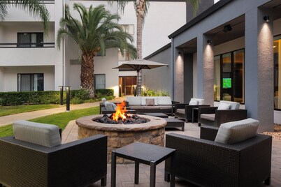 Courtyard by Marriott Fresno