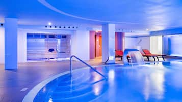 2 outdoor pools, open 10:00 AM to 6:00 PM, pool umbrellas, pool loungers