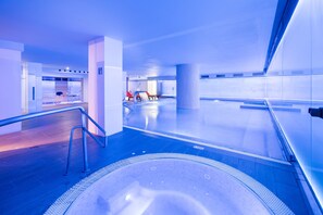 Sauna, hot tub, steam room, Turkish bath/hammam, body treatments