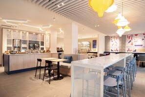 Free daily buffet breakfast