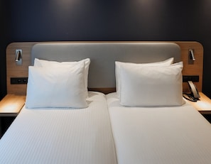 Allergikerbettwaren, Pillowtop-Betten, Minibar, Zimmersafe