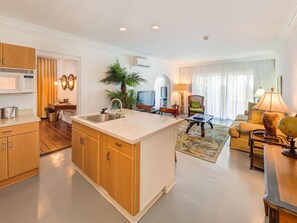 Suite, 1 King Bed