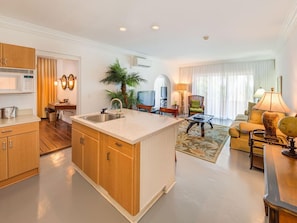 Suite, 1 King Bed | Premium bedding, pillow-top beds, in-room safe, blackout curtains