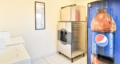 Motel 6 Nashua, NH - South